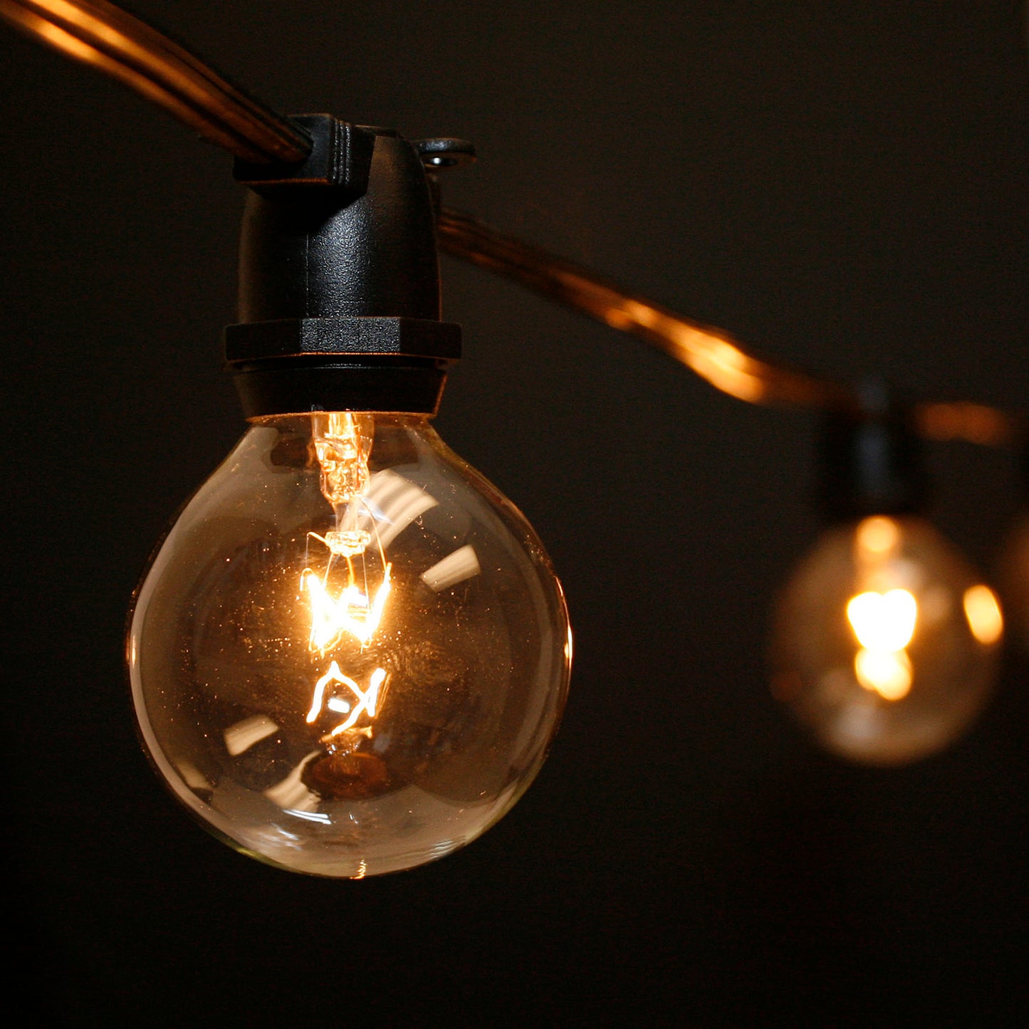 Sival Commercial-Grade Heavy-Duty Outdoor Bulk Spool, 330 ft, Intermediate Base (E17) - 264 Sockets, Black or White