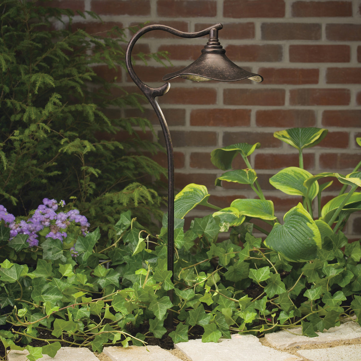 Cotswold One Light Path & Spread in Aged Bronze