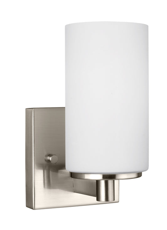 Generation Lighting - 4139101EN3-962 - One Light Wall / Bath Sconce - Hettinger - Brushed Nickel